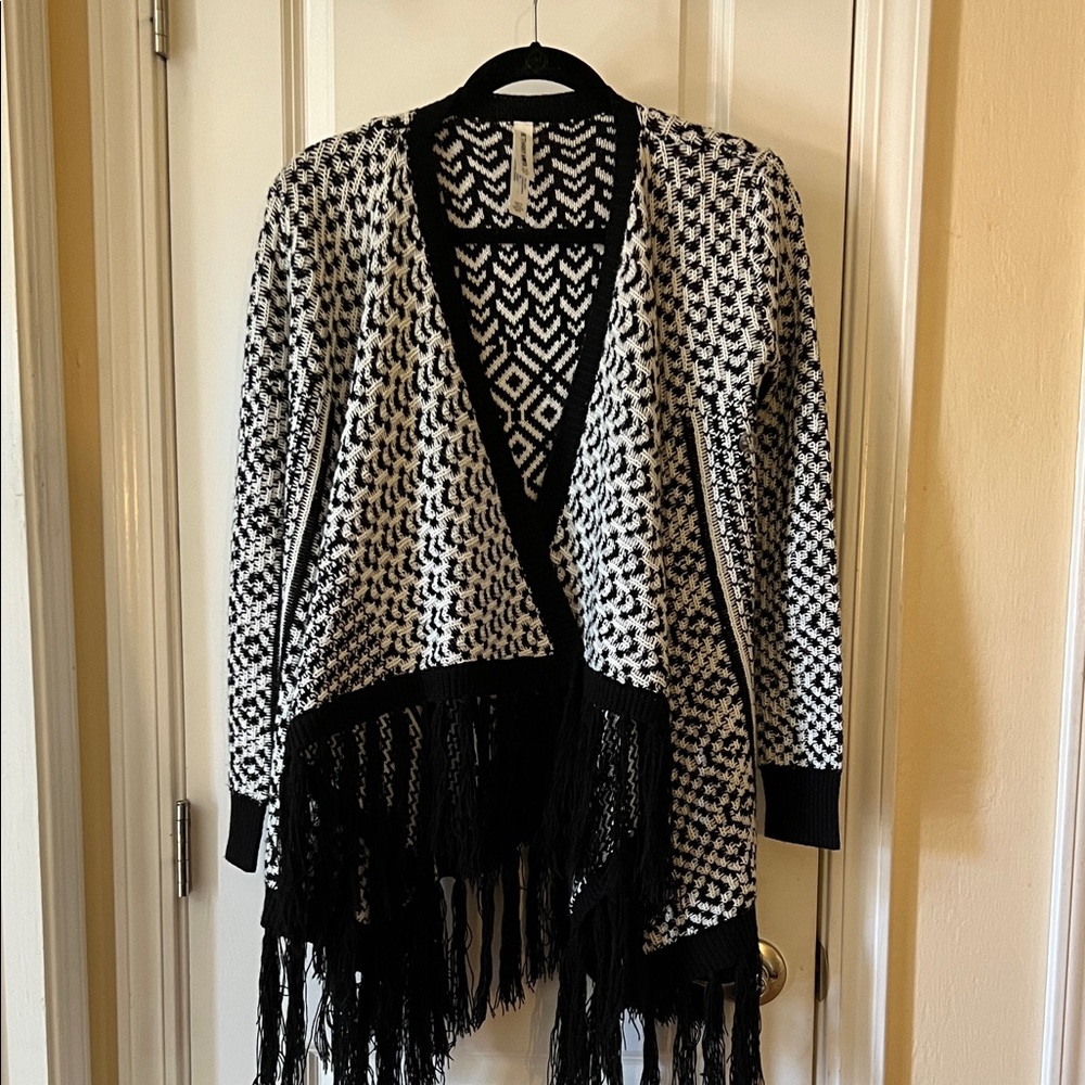 Bethany Mota Black and White Patterned Cardigan